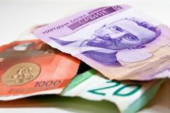 Απειλούν να τινάξουν στον αέρα τις πανελλαδικές εξετάσεις