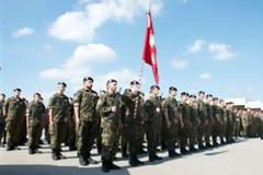 Μειώνει στο μισό τον στρατό της η Ελβετία