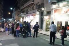 Πάτρα: Γυναίκα εγκλωβίστηκε σε σπίτι στην οδό Γεροκωστοπούλου - Tην απεγκλώβισαν πυροσβέστες με γερανό