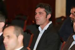 Πόσο απέχει το μέγαρο μουσικής από την Τρίπολη;