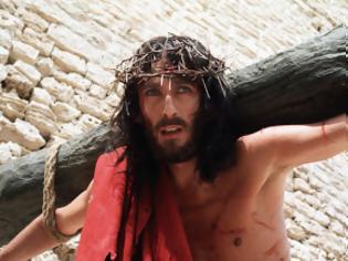 Φωτογραφία για Δείτε πως είναι σήμερα ο ηθοποιός που υποδύθηκε τον Ιησού από τη Ναζαρέτ