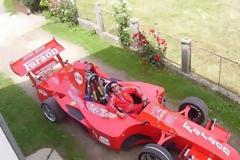 Μηχανικός κατασκεύασε τη δική του Φόρμουλα 1!