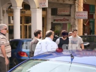 Φωτογραφία για Πάτρα: Mε αλεξίσφαιρο ο Aλέξης Φράγκος στο Αστυνομικό Mέγαρο - Συνελήφθη το πρωί στην Αθήνα - Η ανακοίνωση της ΕΛ.ΑΣ. - Δείτε φωτο-video