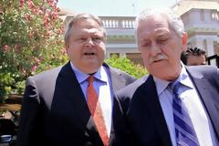 Κουβέλης και Βενιζέλος ζητούν αλλαγές στην κυβέρνηση