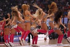 ΤΟ ΣΕΦ ΗΤΑΝ... «ΚΑΥΤΟ» ΜΕ ΤΙΣ RED DROPS ΣΤΟ ΠΑΡΚΕ! *PHOTOS*