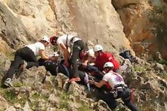 Βουτιά 83χρονης σε χαράδρα 15 μέτρων