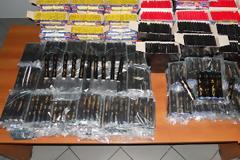 Κατασχέθηκαν περισσότερες από 13 χιλιάδες κροτίδες και βεγγαλικά και συνελήφθησαν 3 άτομα