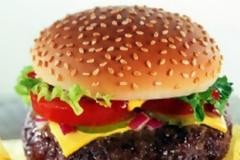 Υγεία: Δεν τρέφονται πια υγιεινά οι Μεσόγειοι