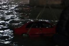 ΙΧ στο οποίο επέβαινε ζευγάρι έπεσε στον Θερμαϊκό - Νεκρή η γυναίκα - Αναζητείται ο άντρας