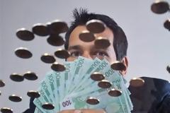 Στο κυνήγι του «μαύρoυ χρήματος» - Βρήκαν άνεργο και συνταξιούχο με «τρελές» καταθέσεις