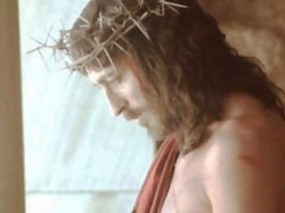 Φωτογραφία για Πώς είναι σήμερα ο «Ιησούς από τη Nαζαρέτ», ο πρωταγωνιστής της θρυλικής ταινίας