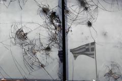 Ας κάνουμε αγάλματα σε όλους τους πολιτικούς μας για την τεράστια προσφορά τους στην ανθρωπότητα!