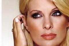 Έξαλλη η Ελένη Μενεγάκη: Kάποιοι θέλουν να με ξεφτυλίσουν!