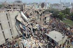 Πυρκαγιά σκοτώνει γυναίκα την ώρα της διάσωσης στο «καταραμένο» κτίριο στο Μπαγκλαντές