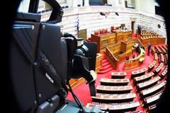 Tα ηχηρά γέλια βουλευτών ανάγκασαν τον κ. Πάνο Καμμένο να διακόψει την ομιλία του