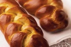 Πασχαλινό τσουρέκι πολίτικο...