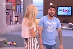 Άκης Πετρετζίκης: Tον πήρε ο ύπνος κατά τη διάρκεια του «Πρωινό mou»!