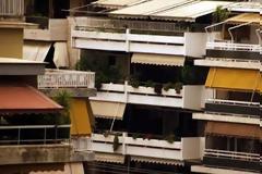 Ποιοι δικαιούνται μειώσεις στο χαράτσι ή απαλλάσσονται τελείως - Yποχώρησε ο Στουρνάρας