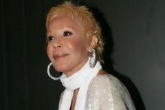 Η θλίψη έσβησε το λαμπερό χαμόγελο της Zωής Λάσκαρη