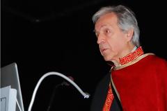 Μπράβο στον Κώστα Γαβρά, που θέλει να τιμήσει τον αγώνα της ΕΟΚΑ με ταινία