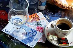 O ΦΠΑ στην εστίαση το μόνο πρόβλημα;