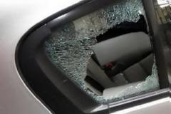 Έκαναν πλάκα... σπάζοντας αυτοκίνητα!