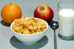 Υγεία: Πώς να ξεκινήσει το παιδί να τρώει πρωινό