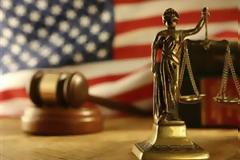 Του έκανε το τραπέζι και του έκοψε το γεννητικό όργανο