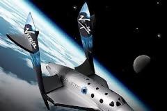 Πέτυχε η πρώτη πυραυλοκίνητη πτήση για το τουριστικό διαστημόπλοιο της Virgin Galactic