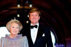 Παίρνει το ολλανδικό σκήπτρο ο Βίλχεμ - Αλεξάντερ