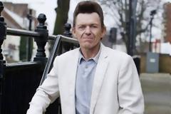 Η γυναίκα του ανακάλυψε τυχαία στο Facebook ότι ήταν... παντρεμένος!