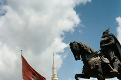 Αλβανία: Ωρολογιακή βόμβα ο Αναλφαβητισμός