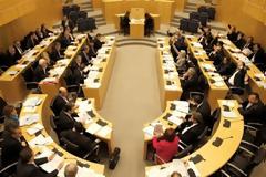 Ψηφίστηκε το κυπριακό μνημόνιο