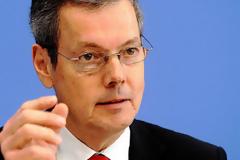 Π. Μπόφινγκερ: Νέα χρέη μπορεί να δημιουργήσει η αυστηρή λιτότητα