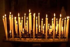 Θεσσαλονίκη: Νεαροί έκλεψαν κεριά!