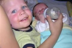 Τραγωδία: Αποκοιμήθηκε και ξέχασε τα παιδιά της στη μπανιέρα