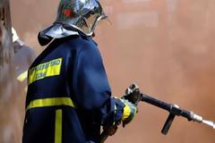 Κοζάνη: «Λαμπάδιασε» κεραμοσκεπή κατοικίας