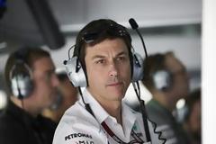 Mercedes F1 ΚΑΙ ΝΕΟ ΣΚΗΝΙΚΟ ΣΤΟ ΠΡΩΤΑΘΛΗΜΑ