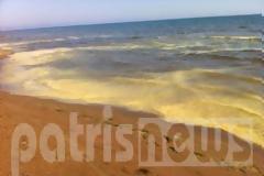 Ηλεία: «Κιτρίνισε» η θάλασσα στο Κατάκολο!