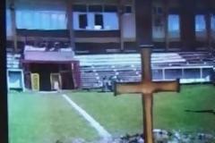 ΟΠΑΔΟΙ ΕΦΤΙΑΞΑΝ... ΤΑΦΟ ΣΤΟ ΓΗΠΕΔΟ ΓΙΑ ΝΑ ΠΡΟΕΙΔΟΠΟΙΗΣΟΥΝ ΤΟΥΣ ΠΑΙΚΤΕΣ ΤΟΥΣ! *ΒΙΝΤΕΟ*