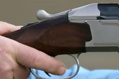 Τραγωδία: Δώρισαν καραμπίνα σε 5χρονο και... σκότωσε τη 2χρονη αδερφή του