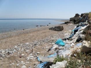 Φωτογραφία για Περιβαλλοντικό σκάνδαλο στο Αίγιο: Αποκαλύφθηκε θαμμένη χωματερή δίπλα στη θάλασσα