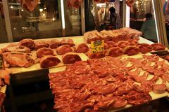 Μικρές και μεγάλες πτώσεις τιμών για το πασχαλινό τραπέζι