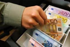 Τον Απριλίο έγιναν πληρωμές ύψους 737 εκ. ευρώ σε ιδιώτες
