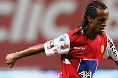 ΕΙΝΑΙ... «ΔΕΜΕΝΟΣ» ΣΤΟ ΛΙΜΑΝΙ Ο ΣΑΛΙΝΟ