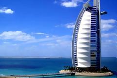 Τι κάνουν Έλληνες γιατροί στο Ντουμπάι;