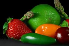 Ποια είναι τα 10 τρόφιμα που δέχονται βροχή από φυτοφάρμακα - Τι βάζουμε στο τραπέζι μας