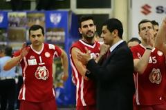 ΠΑΡΕΜΕΙΝΕ ΣΤΟΝ ΠΑΓΚΟ ΤΟΥ ΘΡΥΛΟΥ Ο ΚΑΖΑΖΗΣ!