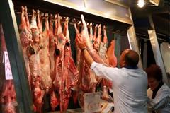 Πάτρα: Φορτηγό μετέφερε αμνοερίφια χωρίς παραστατικά - Παραβάτης ένας στους τρεις που πουλά αρνιά και κατσίκια