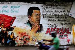 Χιλιάδες Κουβανοί στην Πλατεία της Επανάστασης για τον Τσάβες